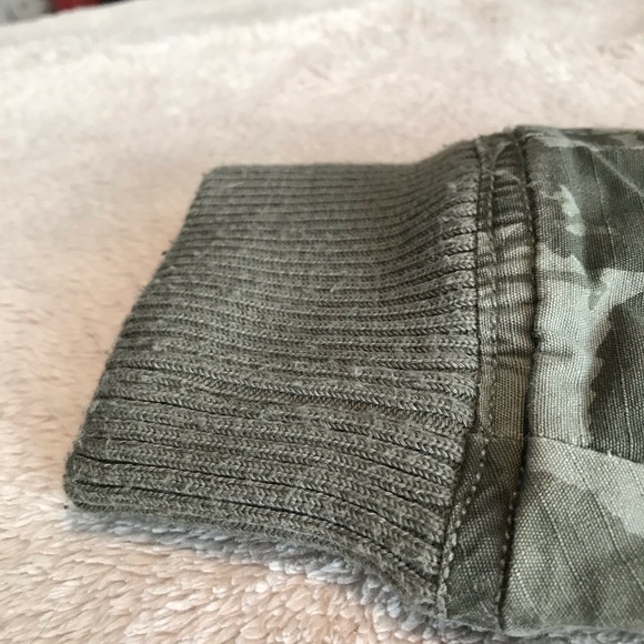 Billabong bomber style jacket with hood - Picture 5 of 6